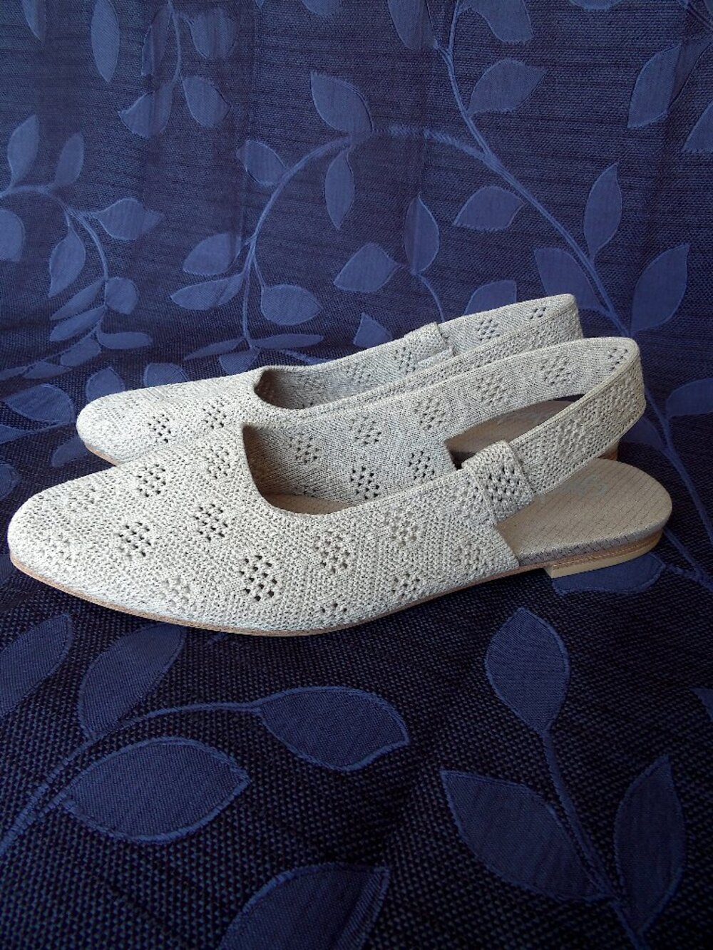 Skechers Cleo Snip Sweet Time slingback flats | Gray/ taupe | Size 11.5